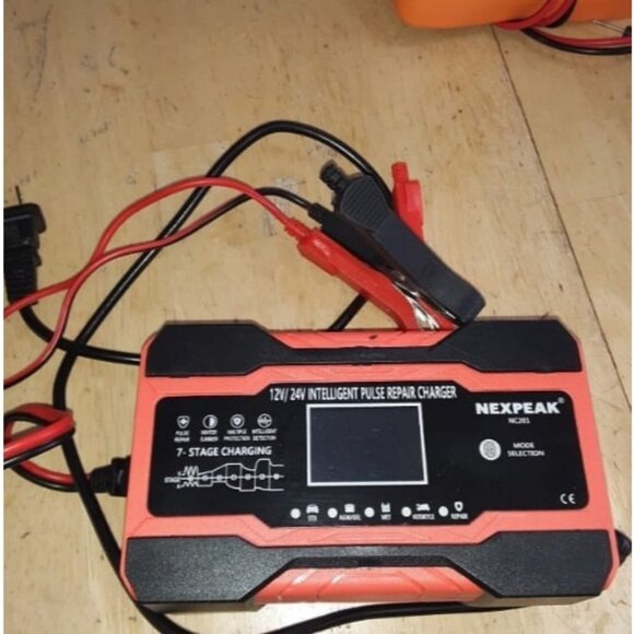 10-Amp Smart Fully Automatic Battery Charger, 12V and 24V, Maintainer - Picture 1 of 1